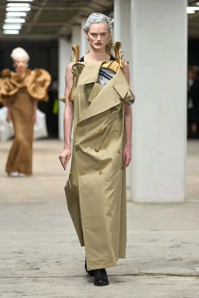 Look 2